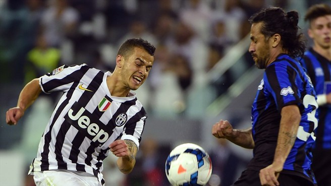 سباستين جيوینكو - ماریو آلبرتو یپس دیاز|عکس العمل جیوینکو برای گرفتن توپ از یپس.