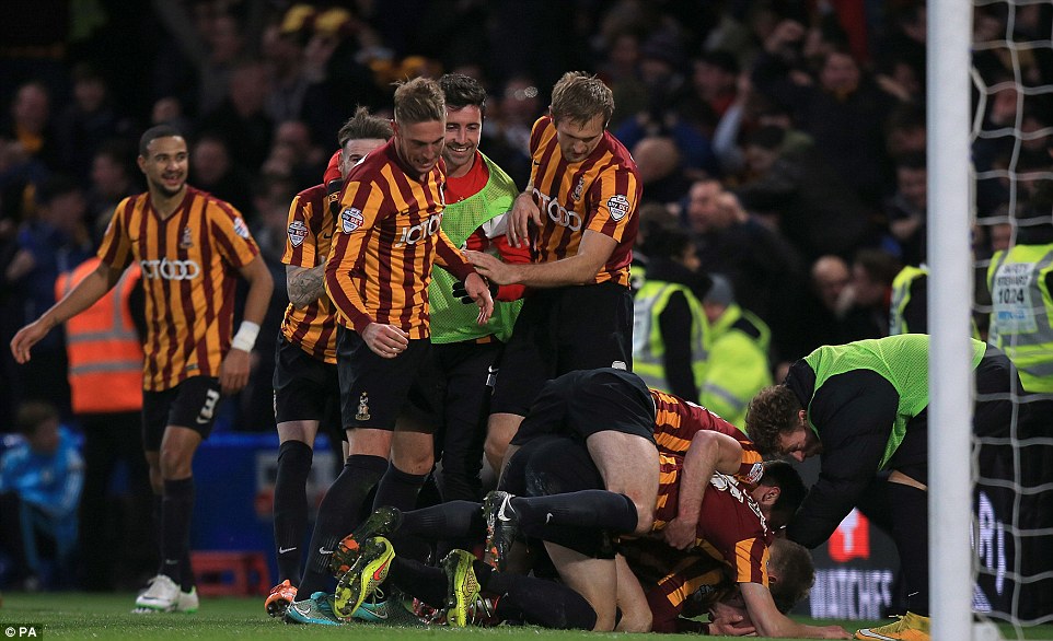 شادی بازیکنان 	برادفورد|چلسی 2 - 4 برادفورد سیتی / جام حذفی