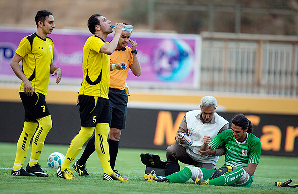 مصدومیت دروازه بان شهرداری|استقلال تهران 5 - 0 شهرداری سمنان / جام حذفی