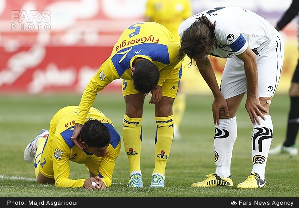 نفت 2-2 سپاهان / هفته ی پانزدهم|سپاهان نه نفره توانست دو گل خورده را در دقایق پایانی جبران کند.