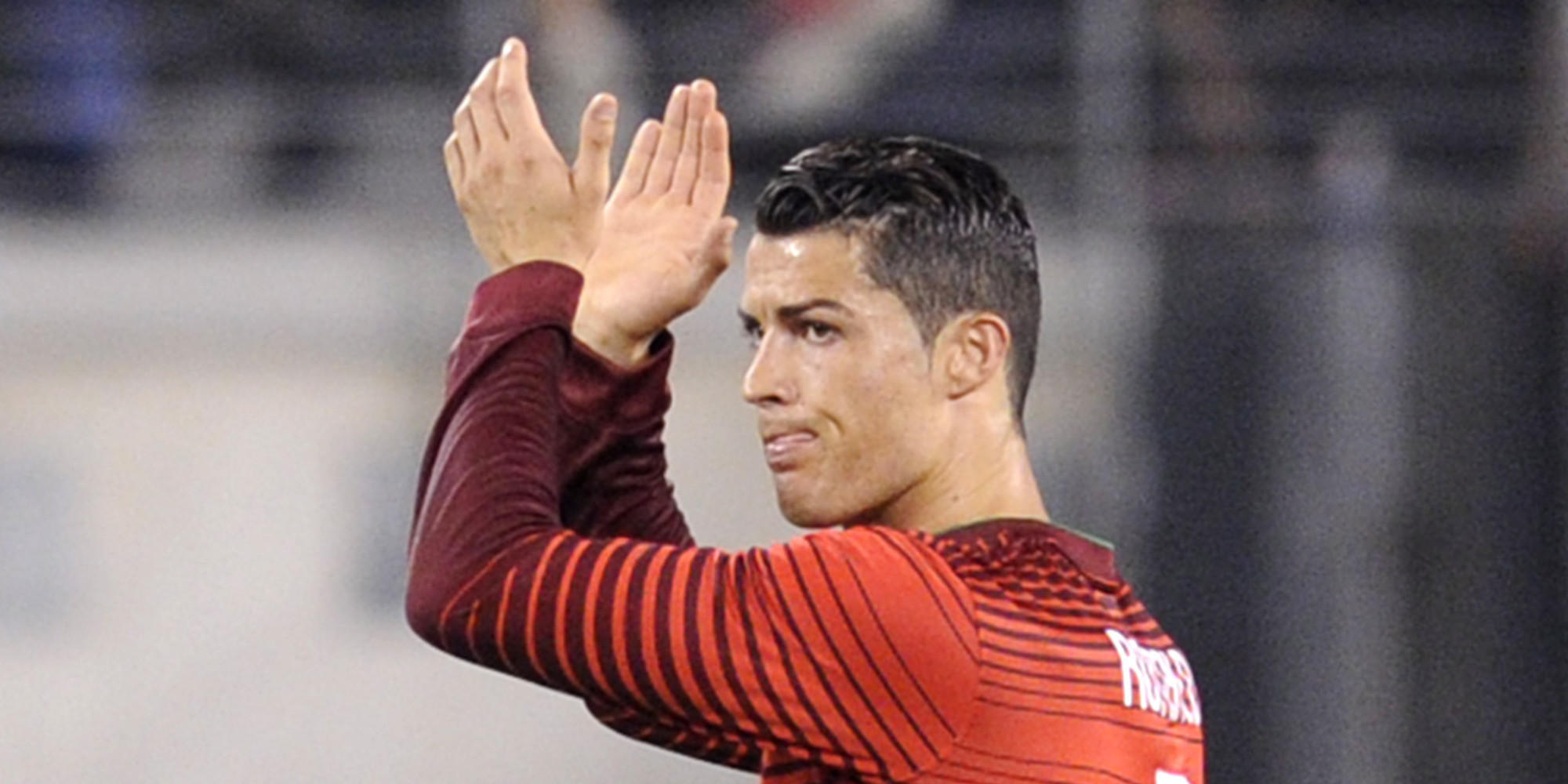 کریستیانو رونالدو|تعویض شدن کرس رونالدو در دیدار دوستانه مقابل ایرلند.