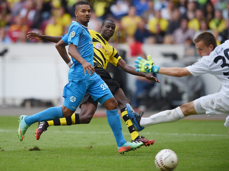 شوت خطرناک بازیکن دورتموند|استوتگارت کیکرز 1-4 دورتموند / جام حذفی آلمان