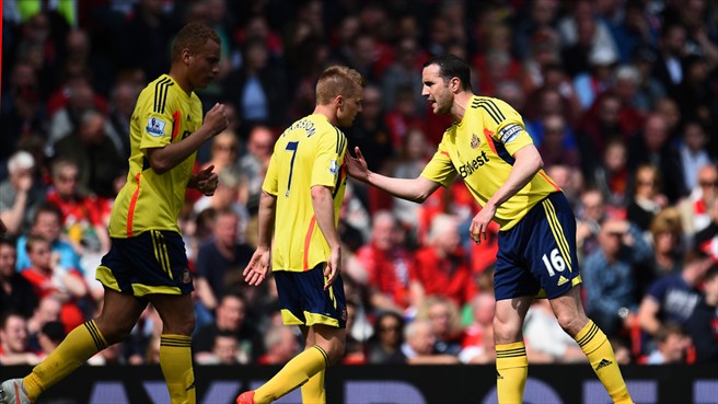 ساندرلند|خوشحالی بازیکنان ساندرلند بعد از گلزنی مقابل منچستریونایتد