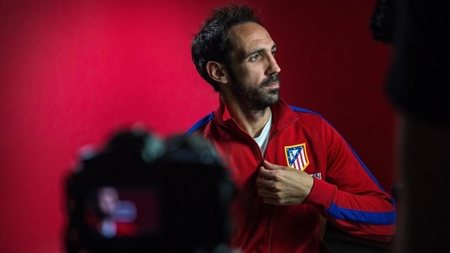 خوانفران|خوانفران، برای مصاحبه با سایت یوفا آماده می شود.