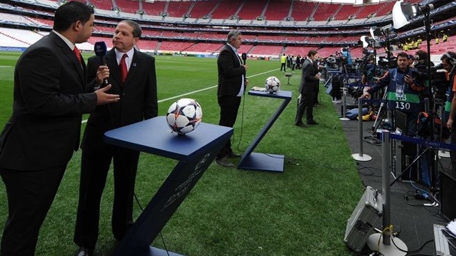 خبرنگاران|خبرنگاران کار خود را در ورزشگاه میزبان دیدار فینال شروع می کنند.