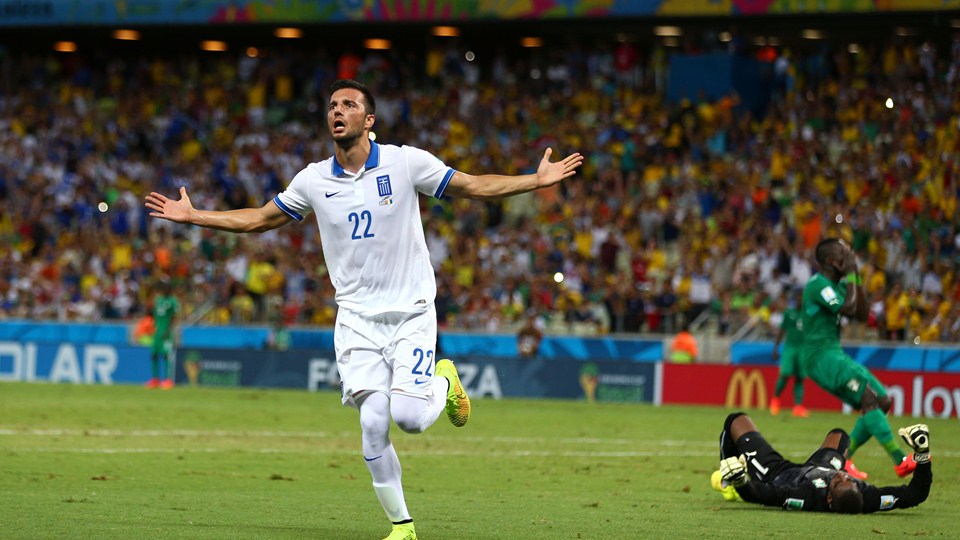 یونان|شادمانی بازیکن بعد از زدن گل پیروزی بخش برای تیمش .