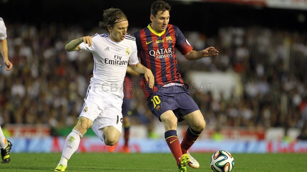 لیونل مسی - لوکا مودریچ|رقابت مسی و مودریچ برای تصاحب توپ