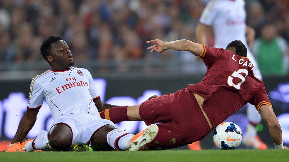 سولی علي مونتاری - لیاندرو کاستان|درگیری سولی مونتاری کاستان بر سر توپ