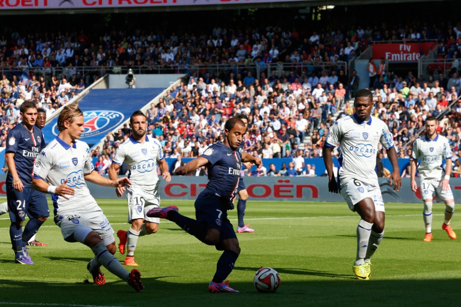 لوکاس|پاریس سن ژرمن 2- باستیا /  لوشامپيونه