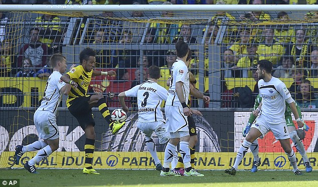 پیر امریک اوباميانگ|بوروسيا دورتموند 3 - 0 پادِربورن / بوندسلیگا