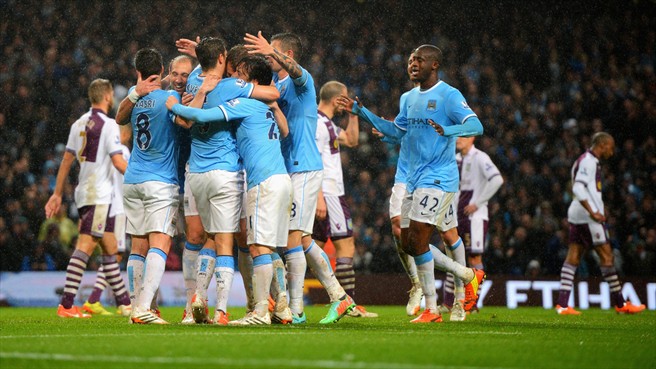 منچستر سیتی|جشن بازیکنان سیتی بعد از زدن چهار گل به استون ویلا