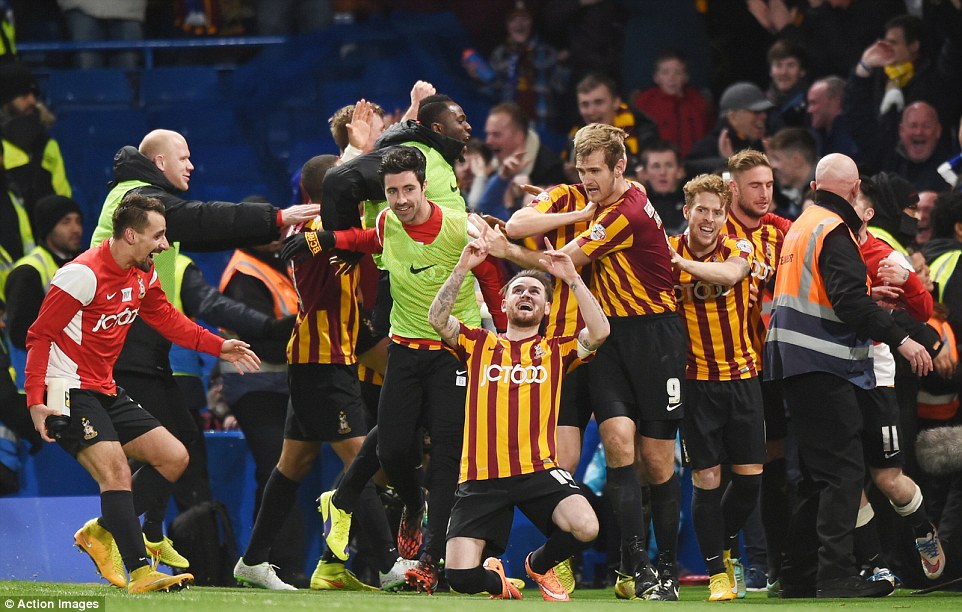 شادی بازیکنان 	برادفورد|چلسی 2 - 4 برادفورد سیتی / جام حذفی