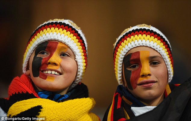 هواداران آلمان|آلمان 4 - 0 جیبرالتِر / مقدماتی جام ملت های اروپا
