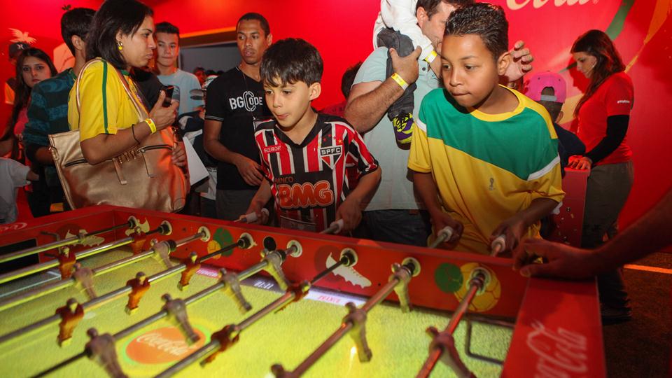 جام جهانی برزیل ۲۰۱۴|مردم از ملیت های مختلف در تب و تاب جام جهانی