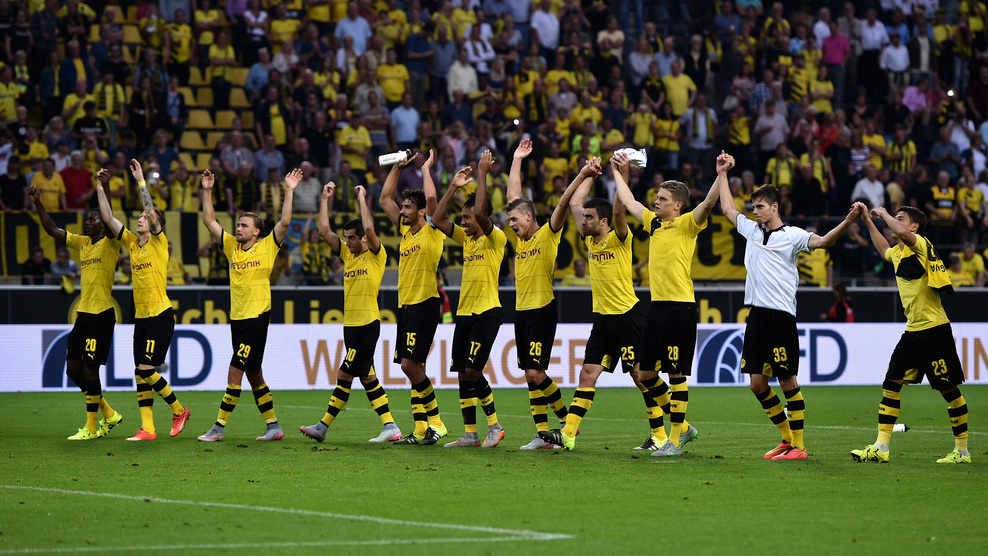 شادی بازیکنان دورتموند|بوروسيا دورتموند 4 - 0 مونشن گلادباخ / بوندسلیگای آلمان