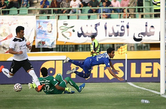 برخورد بازیکنان|صبای قم 1 - 2 استقلال تهران / لیگ برتر