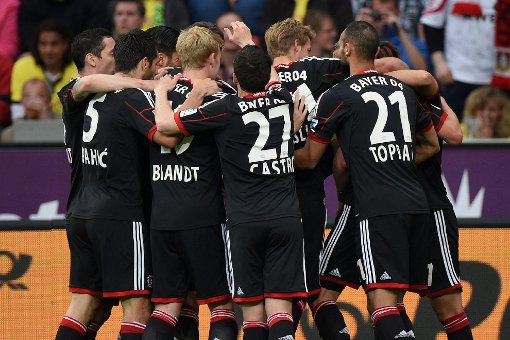 باير لوركوزن|خوشحالی بازیکنان لورکوزن بعد از باز کردن دروازه دورتموند