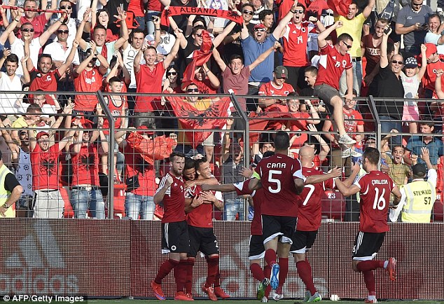 شادی بازیکنان آلبانی|آلبانی 1 - 0 فرانسه / دیدار دوستانه