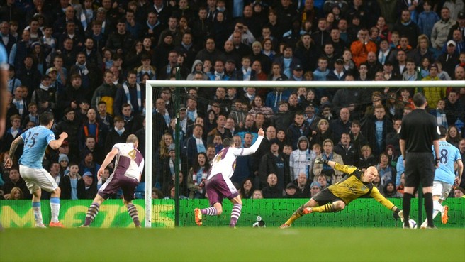 استوان جووتیچ|لحظه باز شدن دروازه استون ویلا توسط جوتیک