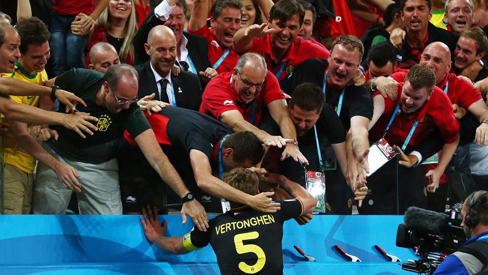 یان ویتونگِن|جشن یان ویتونگِن ، بازیکن بلژیک بعد از باز کردن دروازه کره جنوبی .