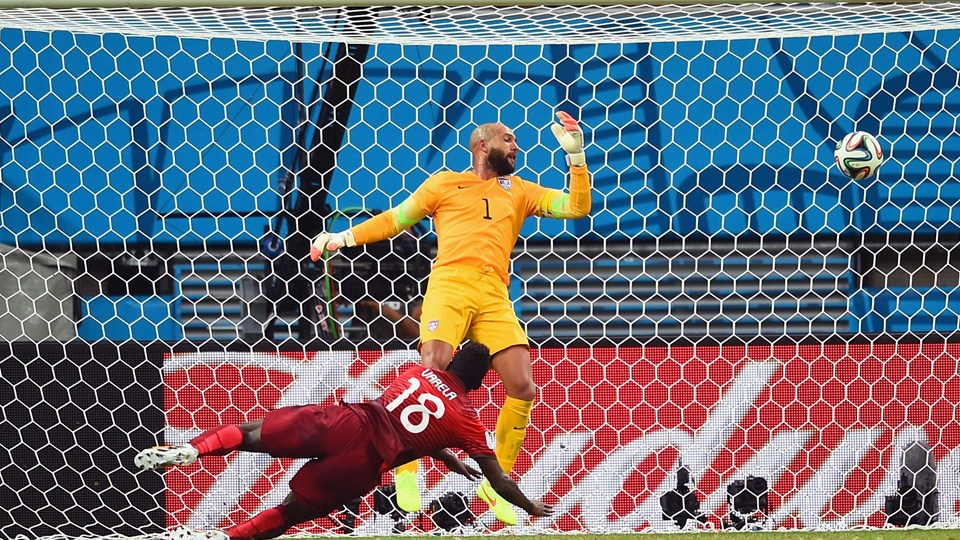 وارلا|صحنه به ثمر رسیدن گل دوم تیم ملی پرتغال توسط وارلا .