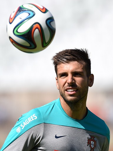 میگل لویس پينتو ولوسو|میگل ولوسو سخت مشغول تمرین بود و در حین تمرین با دیگر بازیکنان شوخی میکردند