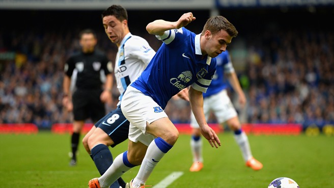 سمیر نصری - سیماس کلمن|در دقایقی نصری به کمک خط دفاعی تیمش امده بود