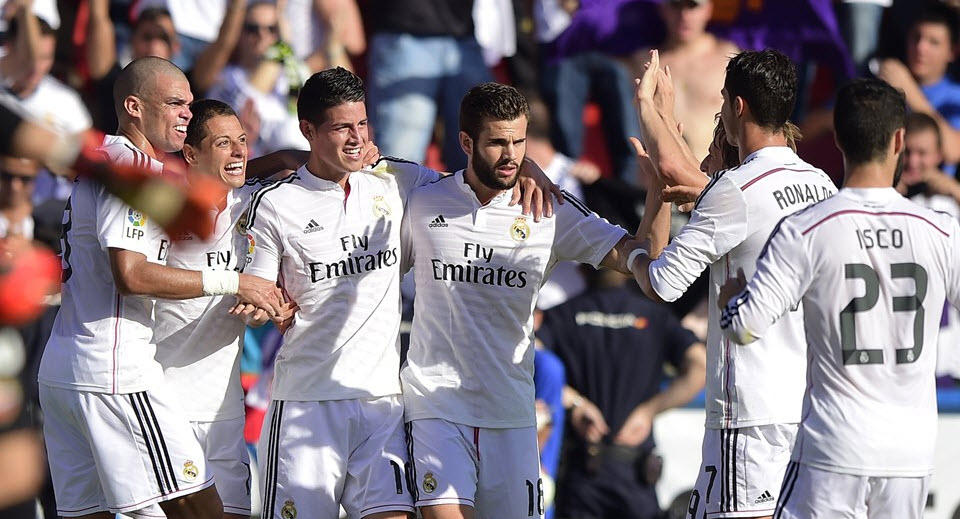 شادمانی بازیکنان مادرید|لوانته 0 - 5 رئال مادرید / لالیگا