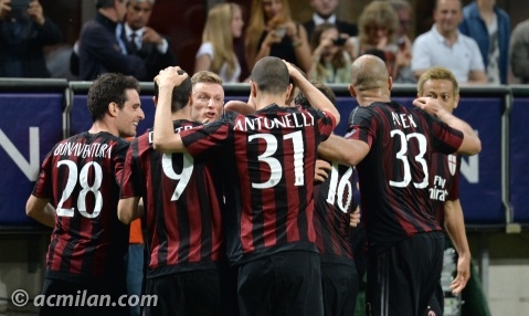 شادی بازیکنان میلان|میلان 2 - 1 رم / سری آ