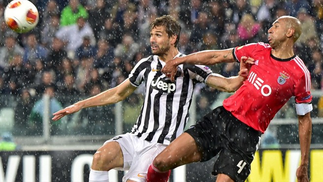 فرناندو یورنته|دفاع شدید مقابل مهاجم اسپانیایی ییوه ، لورنته