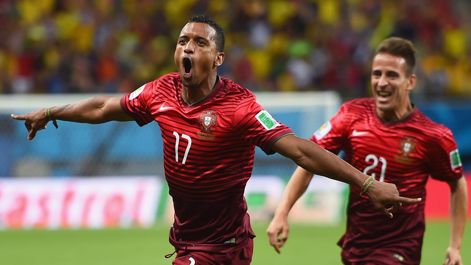 نانی|جشن نانی بعد از زدن گل اول تیمش در دیدار مقابل ایالات متحده آمریکا .