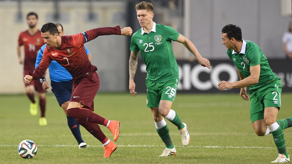 کریستیانو رونالدو|کریس رونالدو در بازی مقابل ایرلند در ترکیب پرتغال حضور داشت.