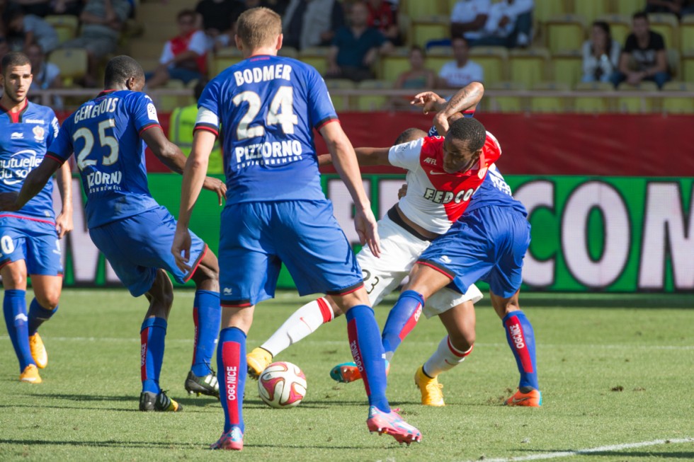 تقابل دو بازیکن نیس و موناکو|نیس 1 - 0 موناکو / لیگ جزیره