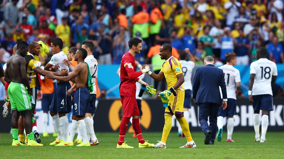 هوگو لوریس - وينسينت اینیما|خوش بش دروازه بانان دو تیم هوگو لوریس و وينسينت اینیما در پایان بازی.