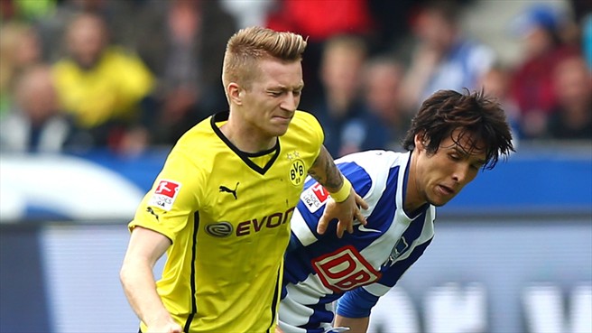 ماركو رویس - هوسوغاي|تقابل مارکو ریس برای گذشتن از سد بازیکن حریف