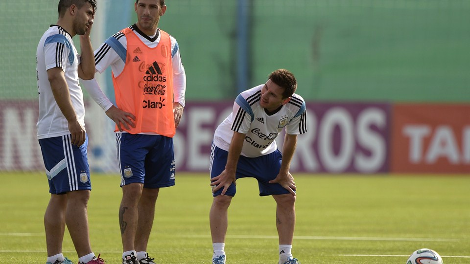 سرخیو آگرو - مسی|تمرین تیم ملی آرژانتین