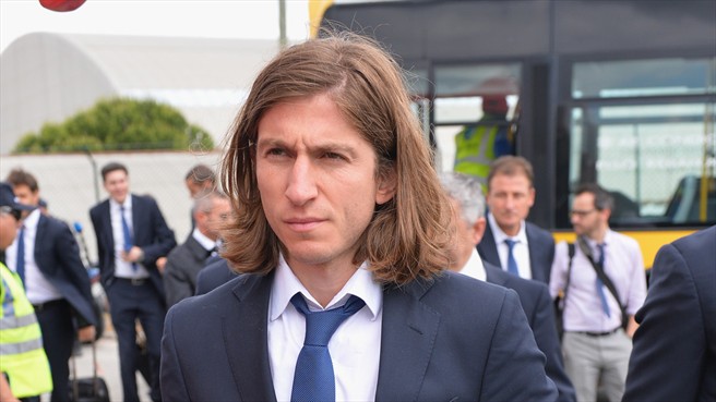 فیلیپه اوئیس|فیلیپه لوئیس از باشگاه اتلتیکو ماردید همراه با سایر هم تیمی ها برای دیدار در فینال لیگ قهرمانان اروپا برابر رئال مادرید، در فرودگاه شهر لیسبون از هواپیما پیاده می شود.