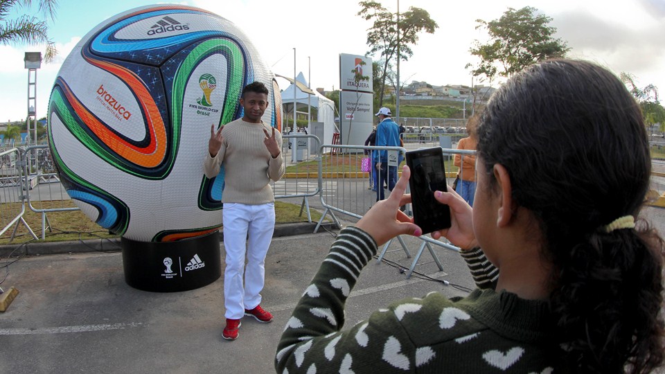 جام جهانی برزیل ۲۰۱۴|مردم از ملیت های مختلف در تب و تاب جام جهانی