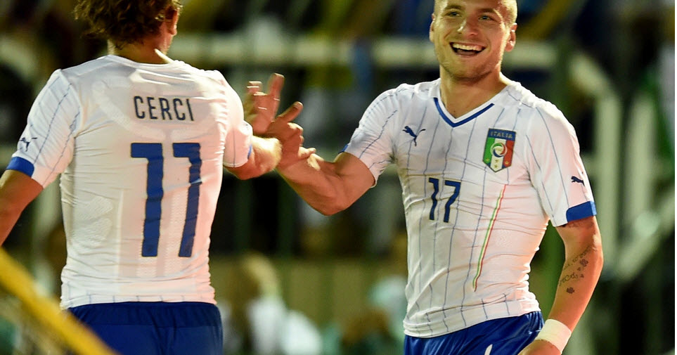 چیرو ایموبیلِ|جشن بازیکنان ایتالیا بعد از باز کردن دروازه فلومیننزه.