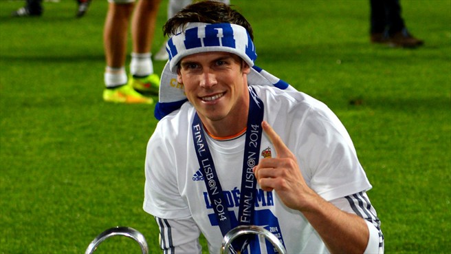 بیل|گرت بیل همراه با جام قهرمانی لیگ قهرمانان اروپا نخستین مرد ولزی می شود که به این مهم دست یافته.