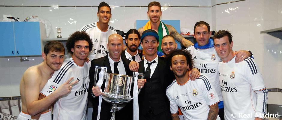 رئال مادرید|عکس یادگاری رئالی ها بعد از قهرمانی در جام حذفی