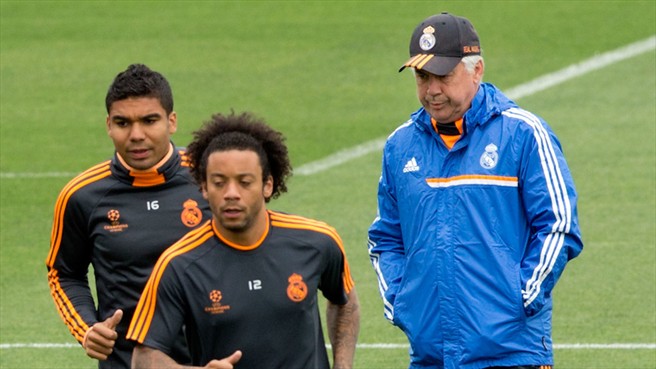 جلسه تمرینی رئال پیش از فینال لیگ قهرمانان اروپا|کارلو آنجلوتی، بر جلسه تمرینی بازیکنان رئال مادرید پیش از دیدار فینال لیگ قهرمانان اروپا نظارت می کند.