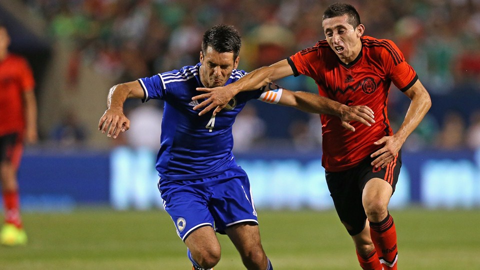 امیر اسپاهیچ - بات|درگیری اسپاهیک با هررا برای گرفتن مالکیت توپ