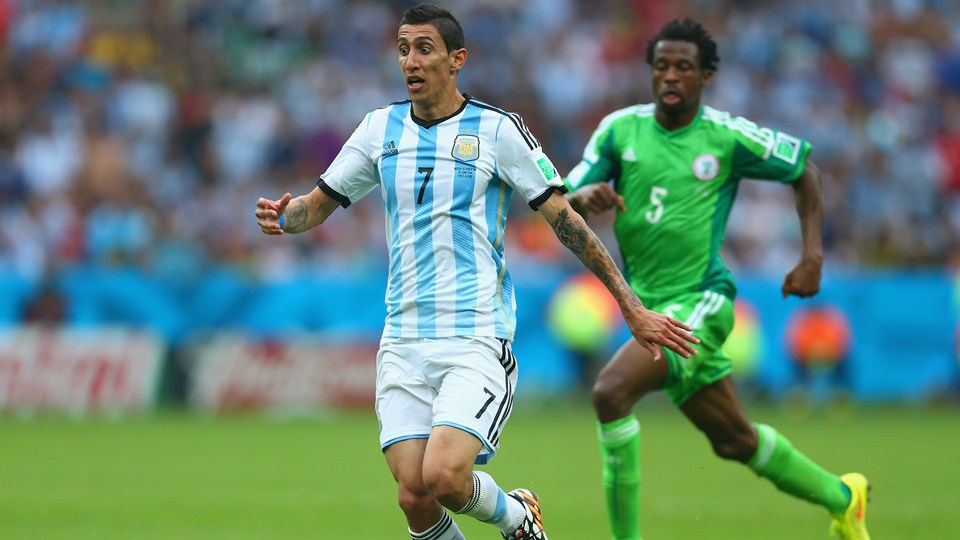 آنخل فابین دی ماریا|کنترل توپ توسط دی ماریا از آرژانتین.