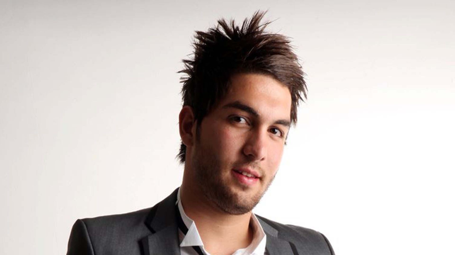 علیرضا حقیقی|None