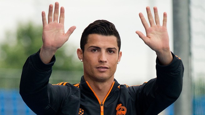 جلسه تمرینی رئال با حضور رونالدو پیش از فینال لیگ قهرمانان اروپا|کریستیانو رونالدو، در جلسه تمرینی رئال مادرید پیش از دیدار فینال لیگ قهرمانان اروپا برابر اتلتیکو مادرید شرک می کند.