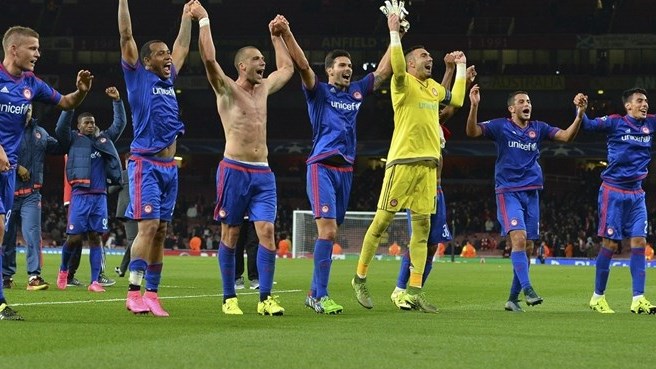 شادی بازیکنان المپیاکوس|آرسنال 2 - 3 المپیاکوس / لیگ قهرمانان