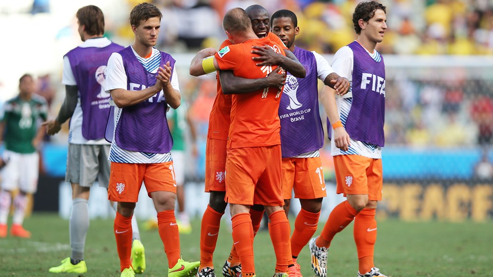 آرین روبن|خوشحالی آرین روبن ، مهاجم هلند بعد از گل دوم هلند.