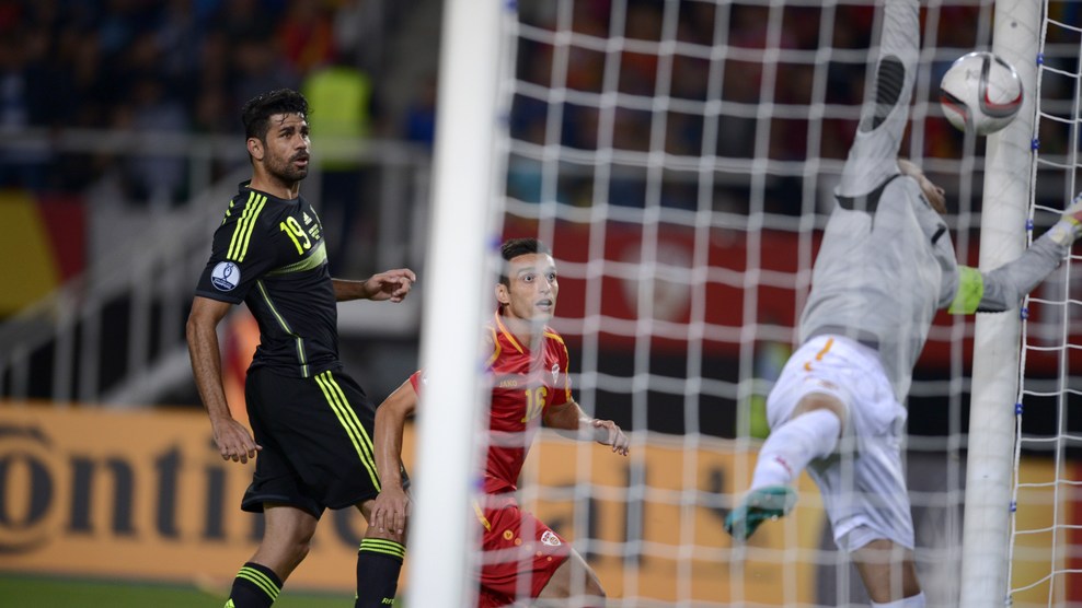 هنگام باز شدن دروازه مقدونیه|مقدونیه 0 - 1 اسپانیا / مقدماتی یورو 2016