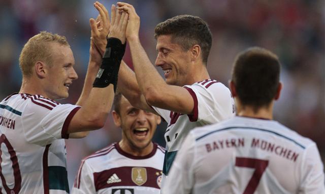 رابرت لواندوفسکی|شادی رابرت لواندوفسکی از بایرن ، بعد از باز کردن دروازه حریف.